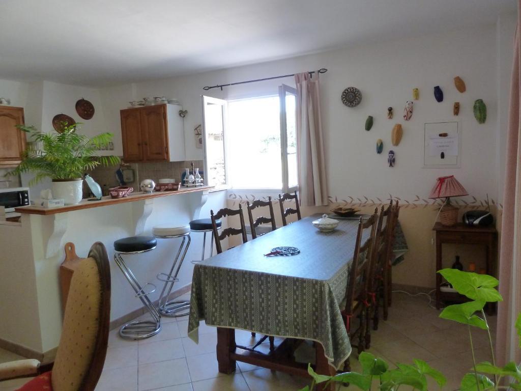 Bed and Breakfast Les Cigales Saint-Andiol Exterior foto